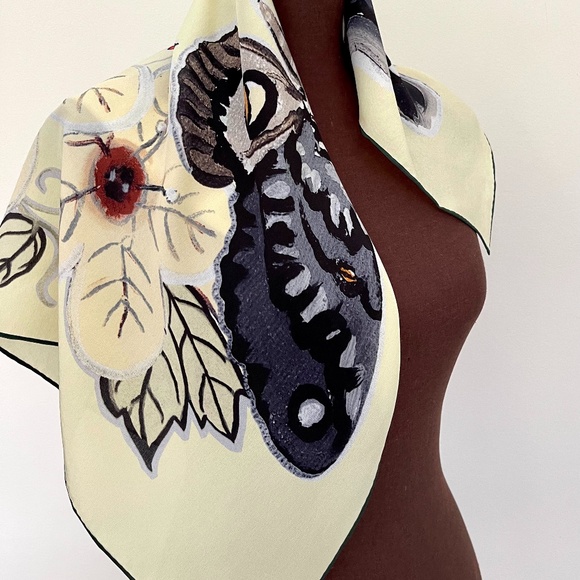Gucci Unisex Scarf Logo Kris Knight Butterfly Flora Yellow Silk Wrap - Picture 7 of 12